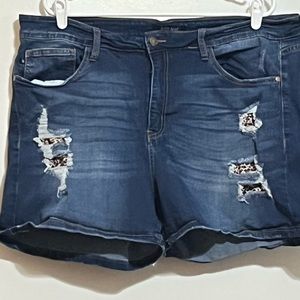 Judy Blue 3X Shorts with leopard